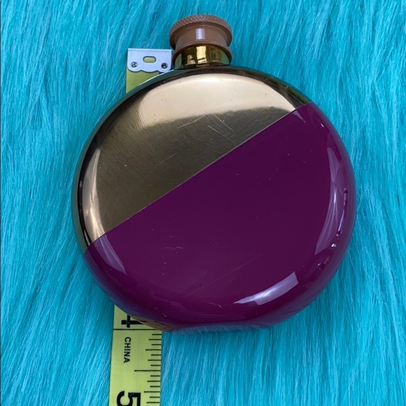 Floor 9 Drink Up Flask and Bag - Picture 11 of 12